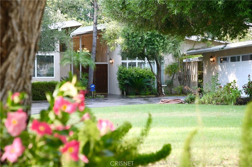 20635 De Forest St, Woodland Hills, CA 91364 - photo 1