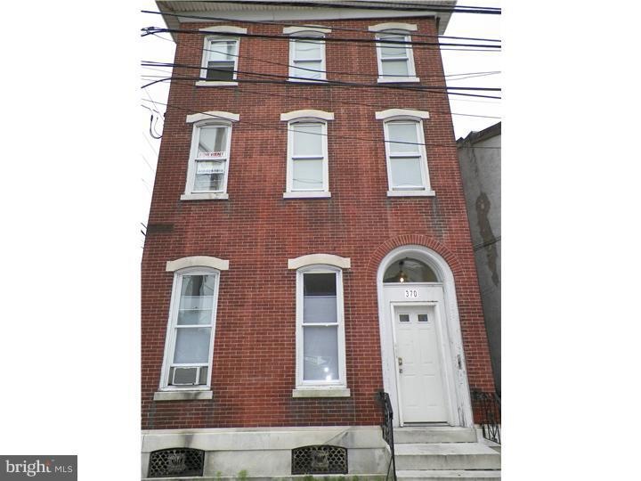 370 E Penn St unit 2, Norristown, PA 19401 - photo 1
