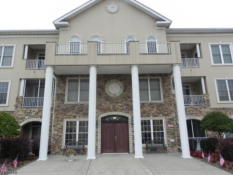 106 Cleveland Ln unit 105, Rockaway, NJ 07866 - photo 1