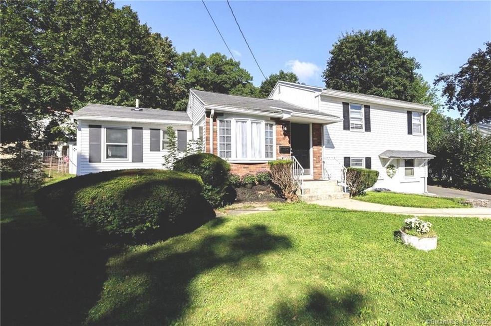 74 Shadee Ln, Waterbury, CT 06706 - photo 1