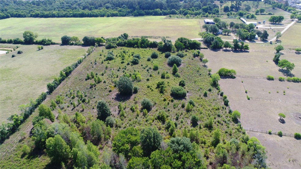 636 Hunters Creek Way, Hockley, TX 77447 - photo 1