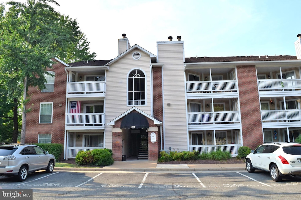 1540 Lincoln Way unit 302, McLean, VA 22102 - photo 1