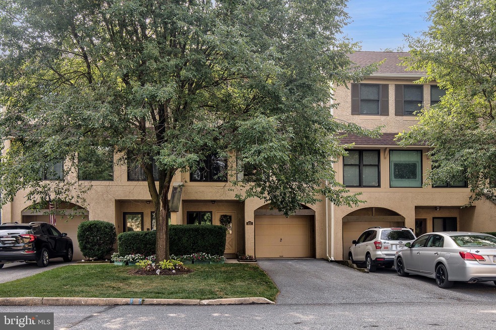 652 Niblick Ln unit 5, Wallingford, PA 19086 - photo 1