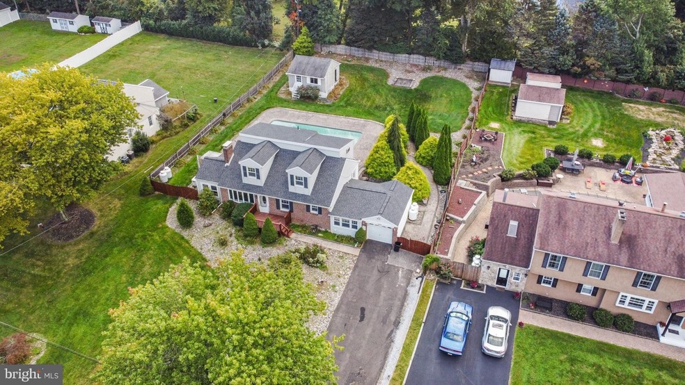 986 Hillside Dr, Southampton, PA 18966 - photo 1