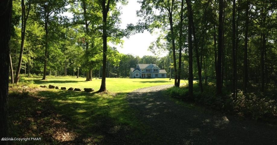 127 Parkwood Dr, Hawley, PA 18428 - photo 1