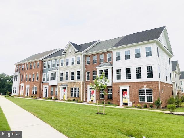 305 Buckeye Cir, La Plata, MD 20646 - photo 1