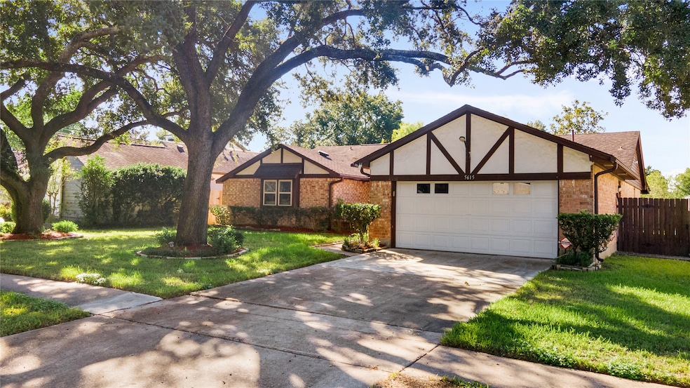 5615 Water Leaf Ln, Houston, TX 77088 - photo 1