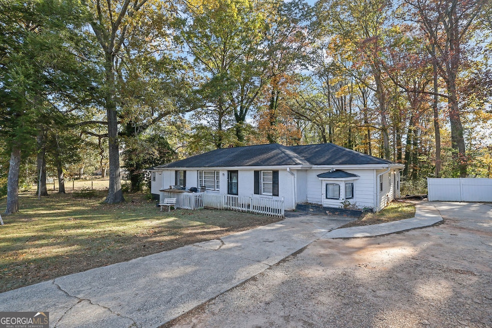 804 Rowland Rd, Stone Mountain, GA 30083 - photo 1