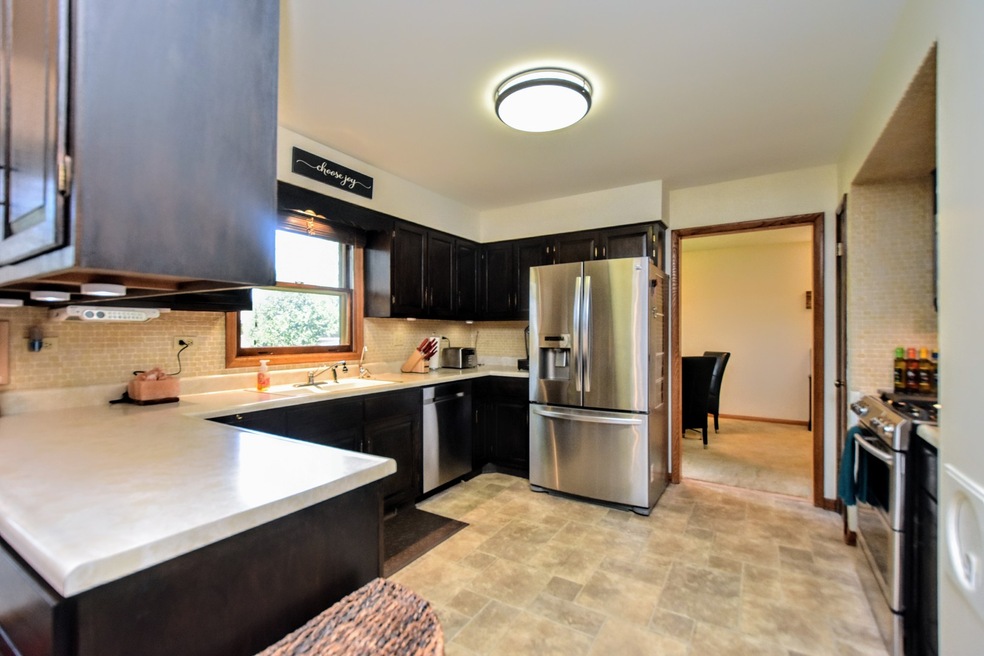 2028 Chestnut St, Waukegan, IL 60087 - photo 1