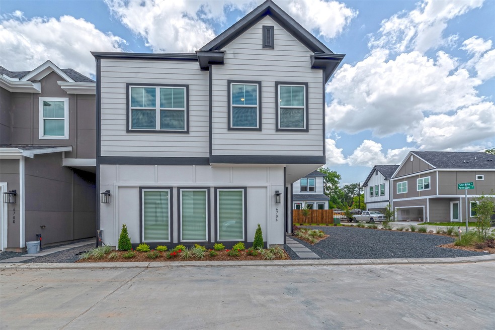 814 Berry Rd, Houston, TX 77022 - photo 1