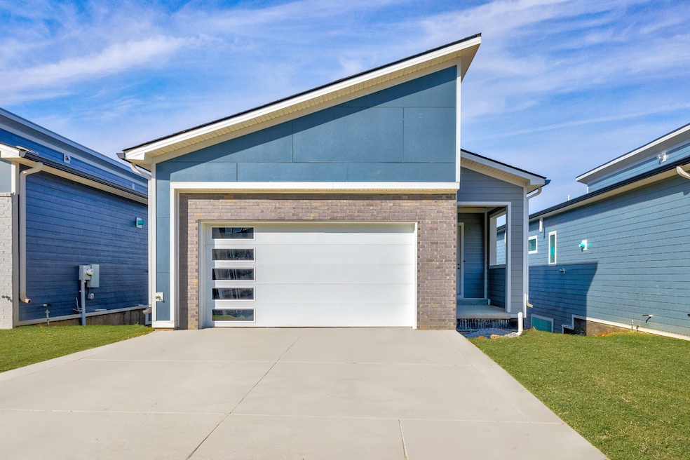 Sold $919,900 • Co-Listing Agent