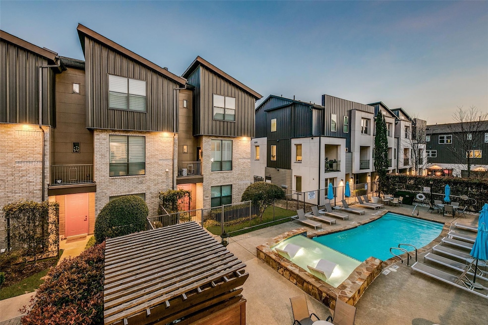 4211 Rawlins #839, Dallas, TX 75219... Beautiful t
