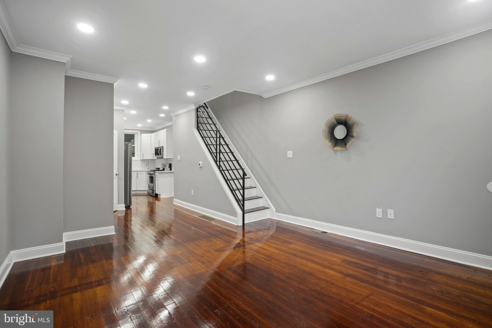 4656 Silverwood St, Philadelphia, PA 19128 - photo 1