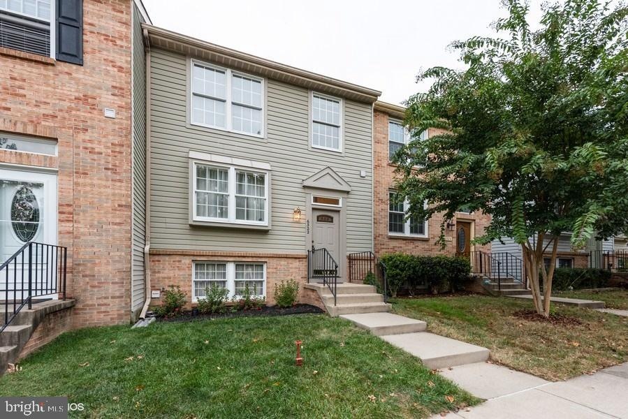 6322 Mary Todd Ln, Centreville, VA 20121 - photo 1