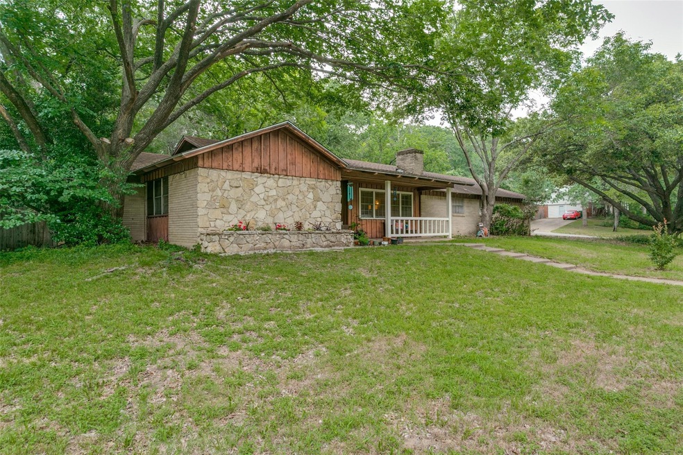921 Circle Ln, Bedford, TX 76022 - photo 1