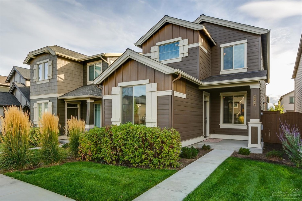 20795 NE Smoke Stack Ln, Bend, OR 97701 - photo 1