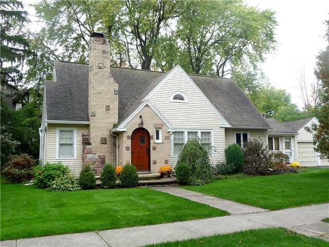 Exterior Front Welcome to 95 Eastland Avenue