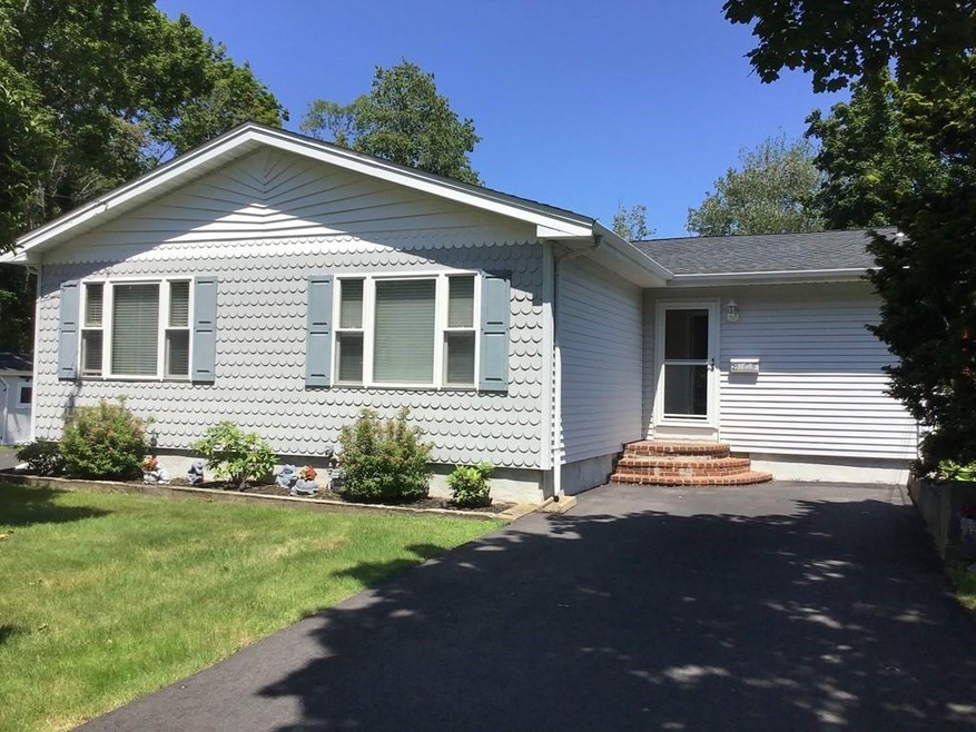 27 Hollis St, South Weymouth, MA 02190 - photo 1