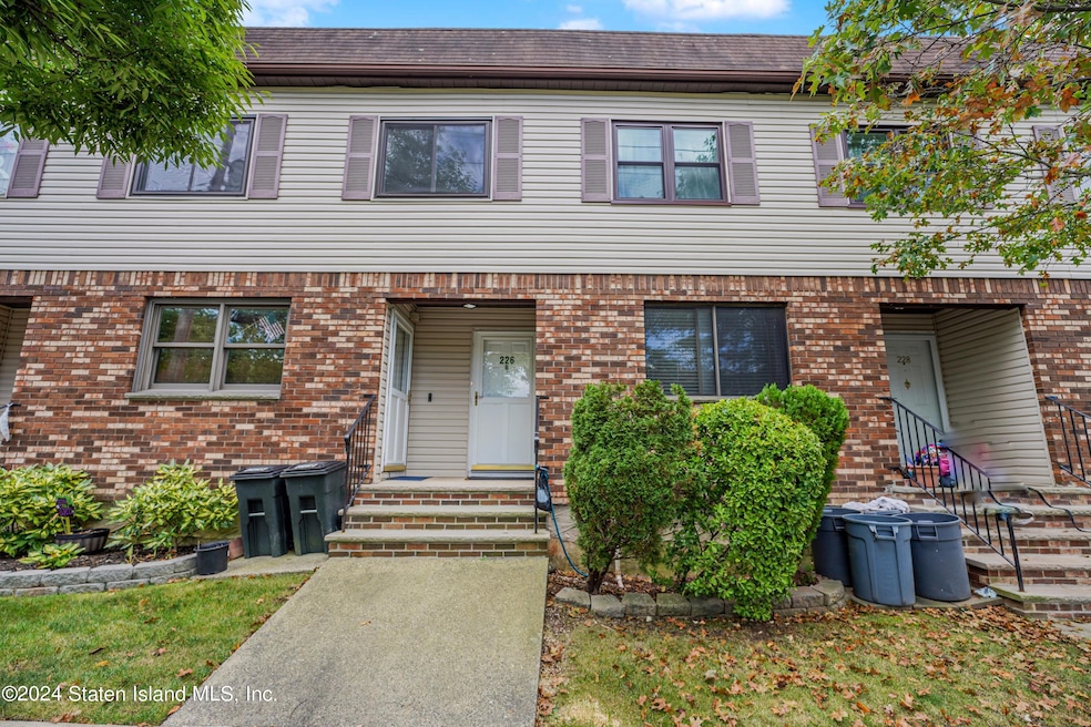 226 Katan Ave unit B, Staten Island, NY 10308 - photo 1