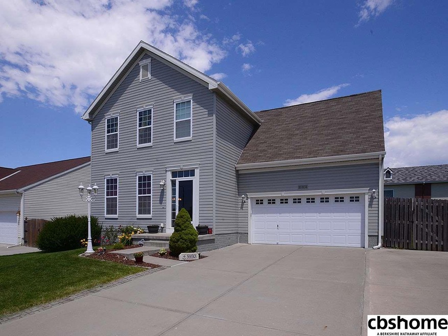 904 Summit Ridge Dr, Papillion, NE 68046 - photo 1