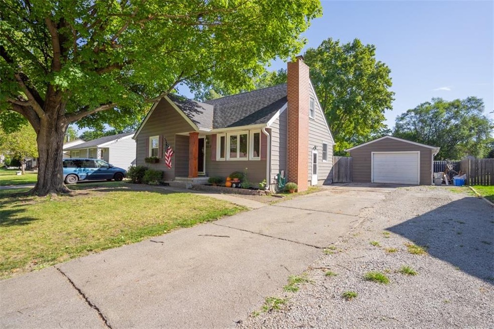 2515 E 25th St, Des Moines, IA 50317 - photo 1