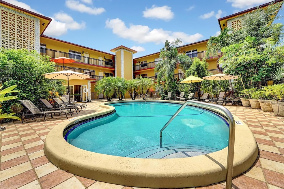 744 NE 14th Ave unit 4, Fort Lauderdale, FL 33304 - photo 1