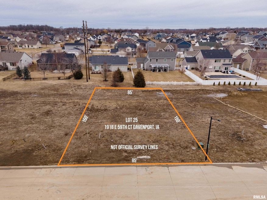 1918 E 59th Ct, Davenport, IA 52807 - photo 1