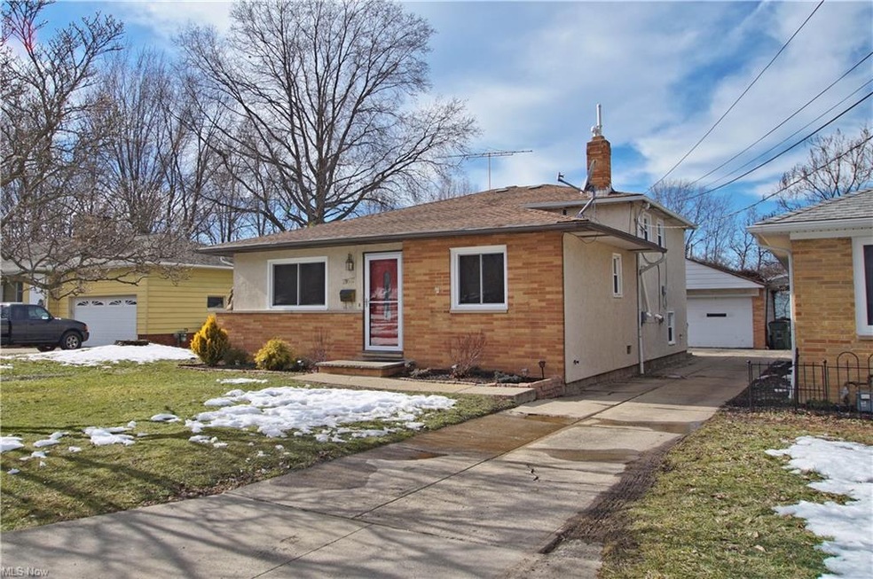 29527 Wood St, Wickliffe, OH 44092 - photo 1