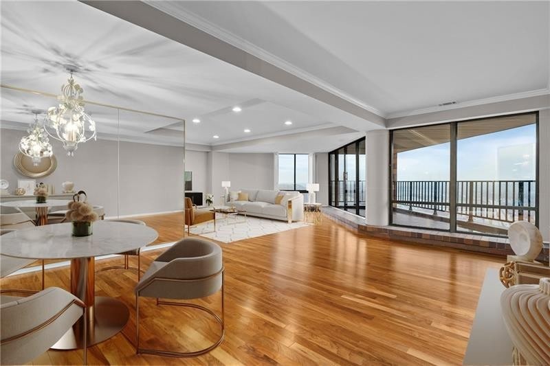 Open concept living/dining room!