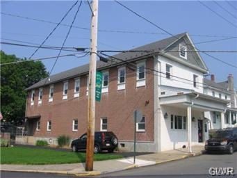 211 S Schanck Ave, Pen Argyl, PA 18072 - photo 1