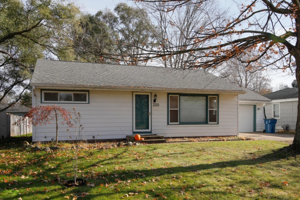320 Locust St-101