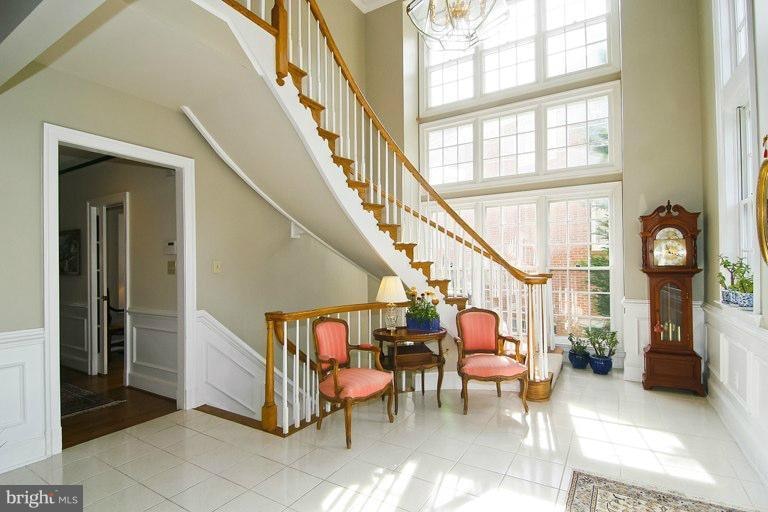 9411 Turnberry Dr, Potomac, MD 20854 - photo 1