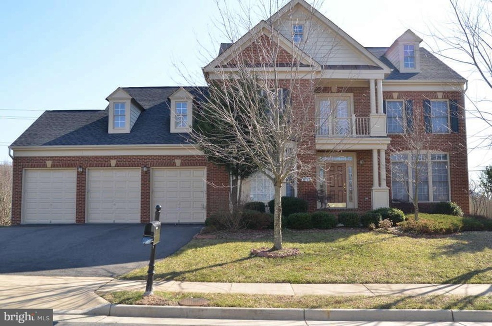 2723 Robaleed Way, Herndon, VA 20171 - photo 1