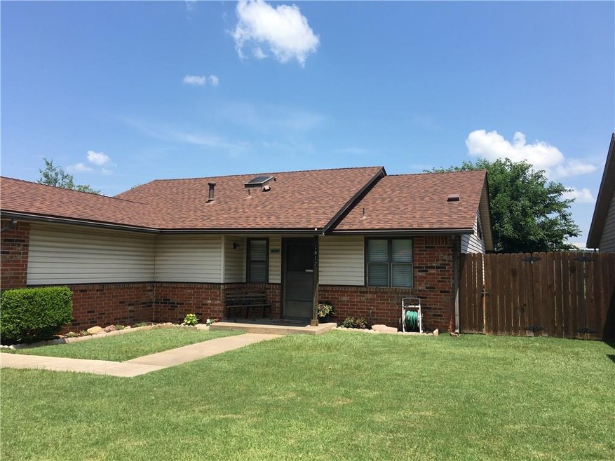 1812 W University St, Shawnee, OK 74804 - photo 1