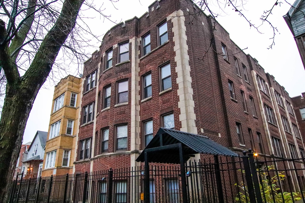 3126 N Kimball Ave unit 2E, Chicago, IL 60618 - photo 1