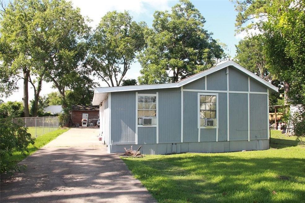 1602 Hendrix St, Houston, TX 77093 - photo 1