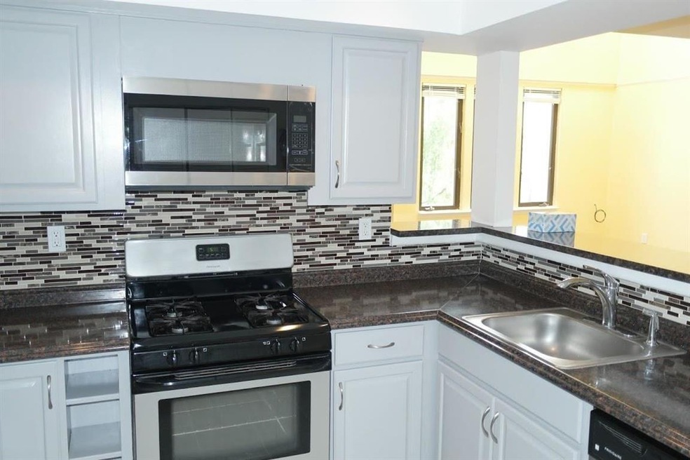 738 Mainsail Ln unit 7C, Secaucus, NJ 07094 - photo 1