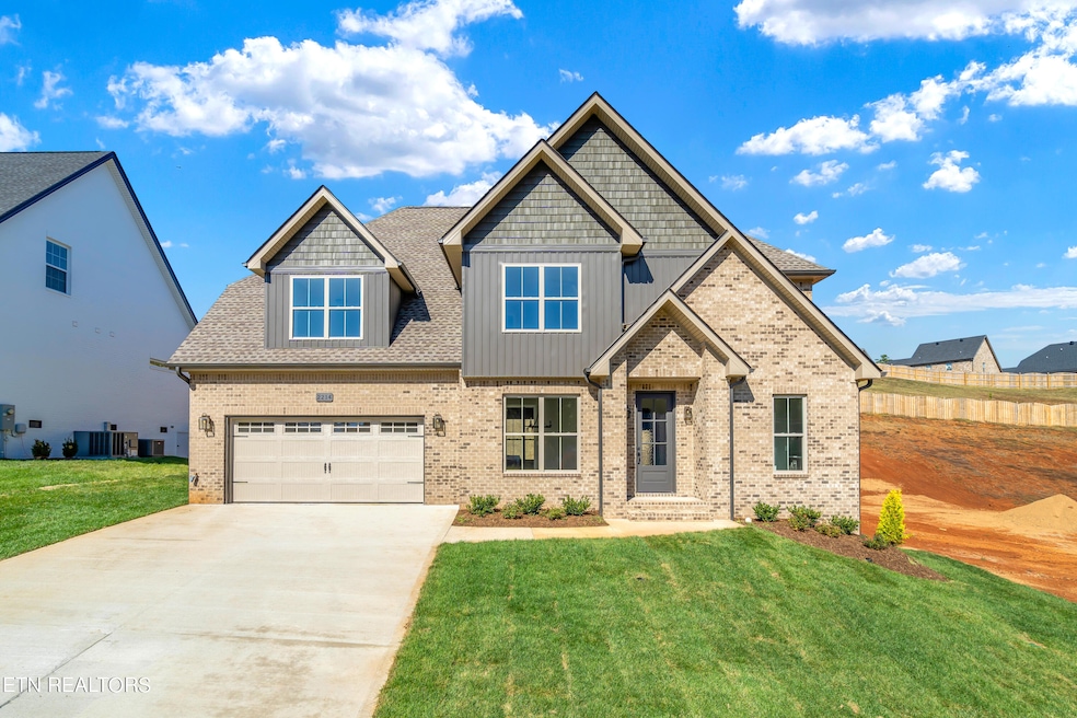 2214 Hickory Crest Ln, Knoxville, TN 37932 - photo 1