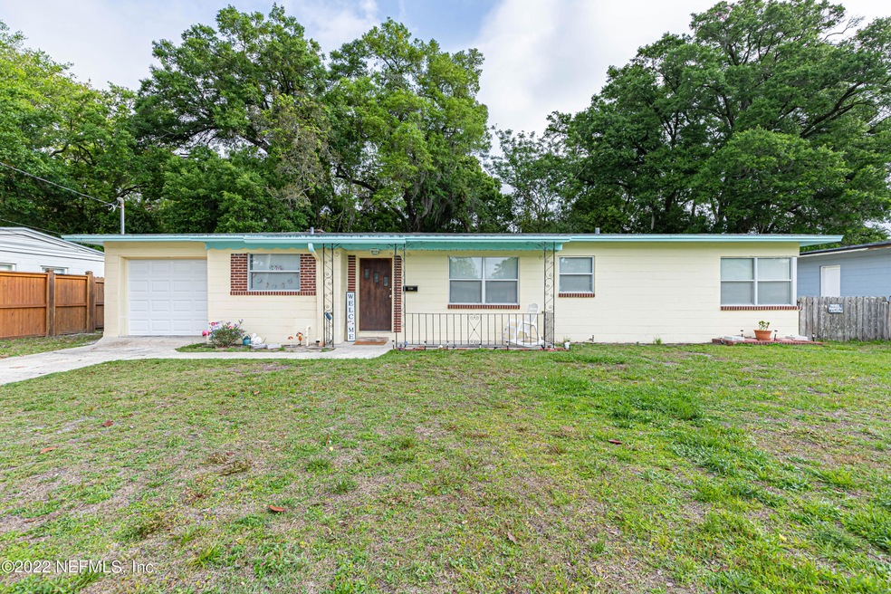 5753 Cedar Forest Dr N, Jacksonville, FL 32210 - photo 1