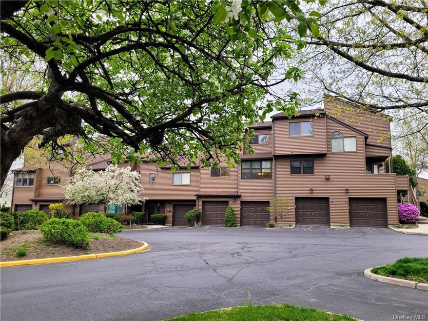 6 Tulip Ct unit 3, Nanuet, NY 10954 - photo 1