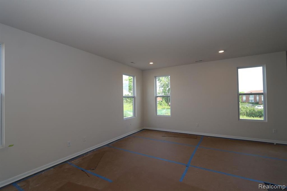 8888 Pioneer St unit 29, Washington Township, MI 48094 - photo 1