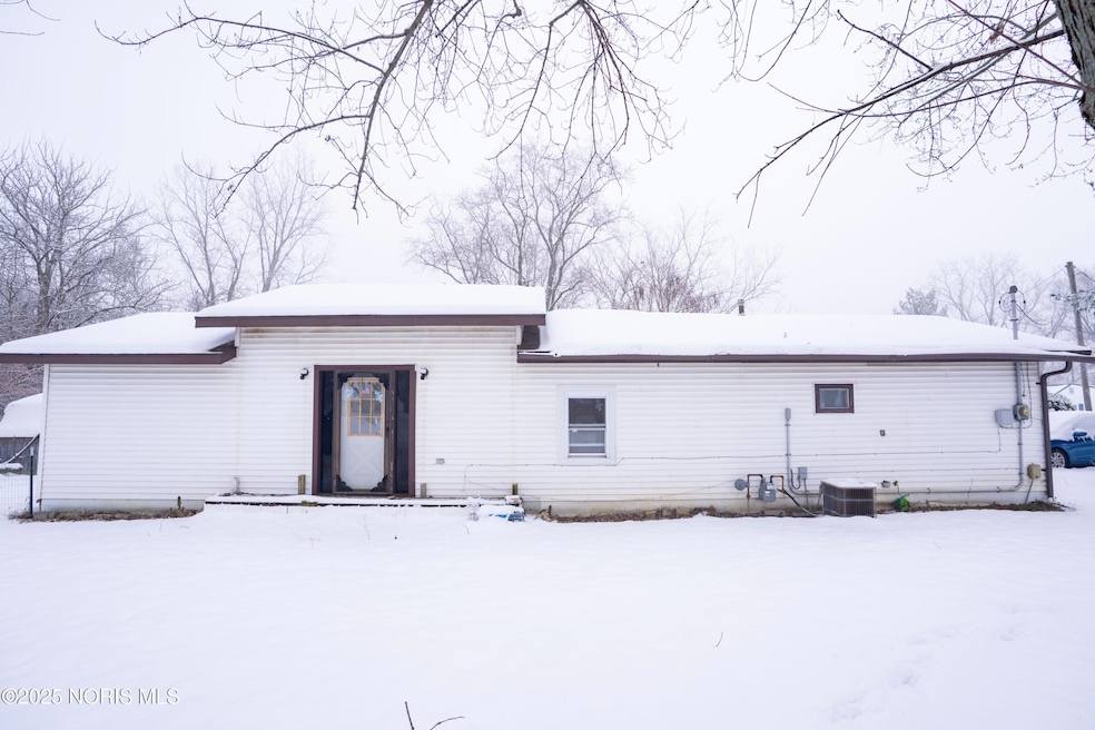 1050 Madison Ave, Defiance, OH 43512 - photo 1