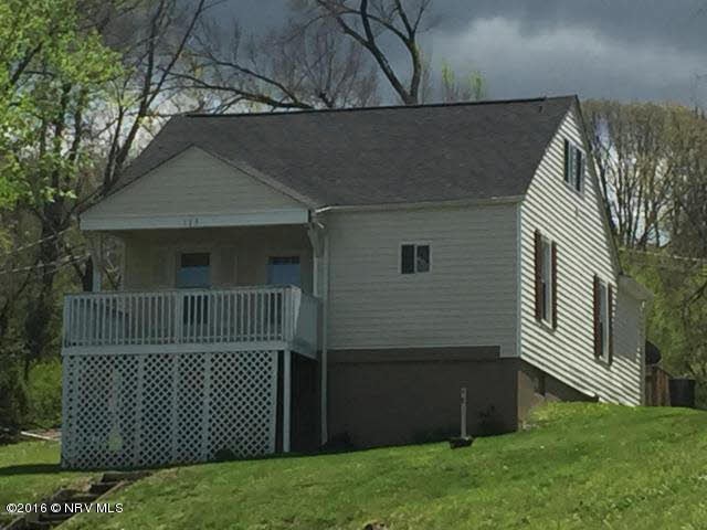 133 Upland Dr, Pulaski, VA 24301 - photo 1