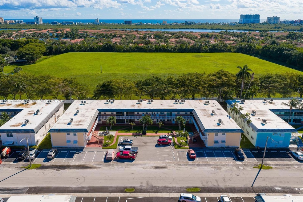 1451 N 12th Ct unit 8B, Hollywood, FL 33019 - photo 1