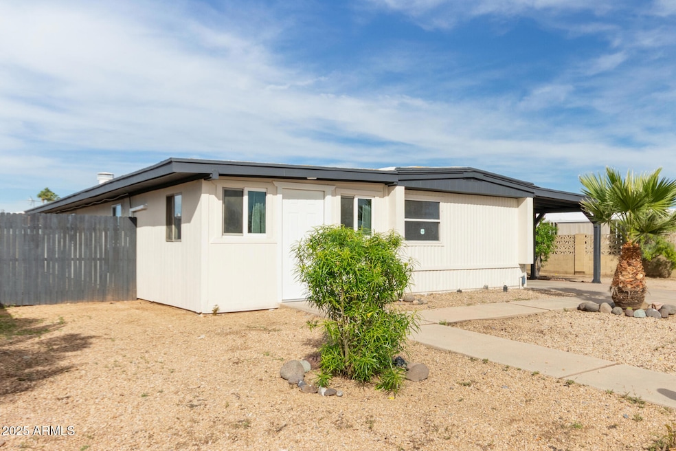 422 E Wagoner Rd, Phoenix, AZ 85022 - photo 1