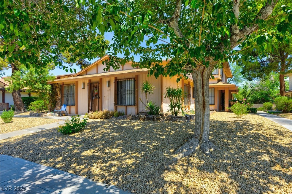 1372 Lorilyn Ave unit 3, Las Vegas, NV 89119 - photo 1