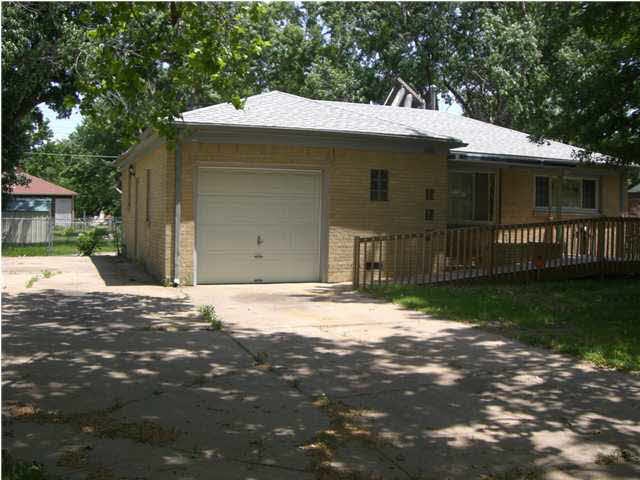 1702 S LEXINGTON