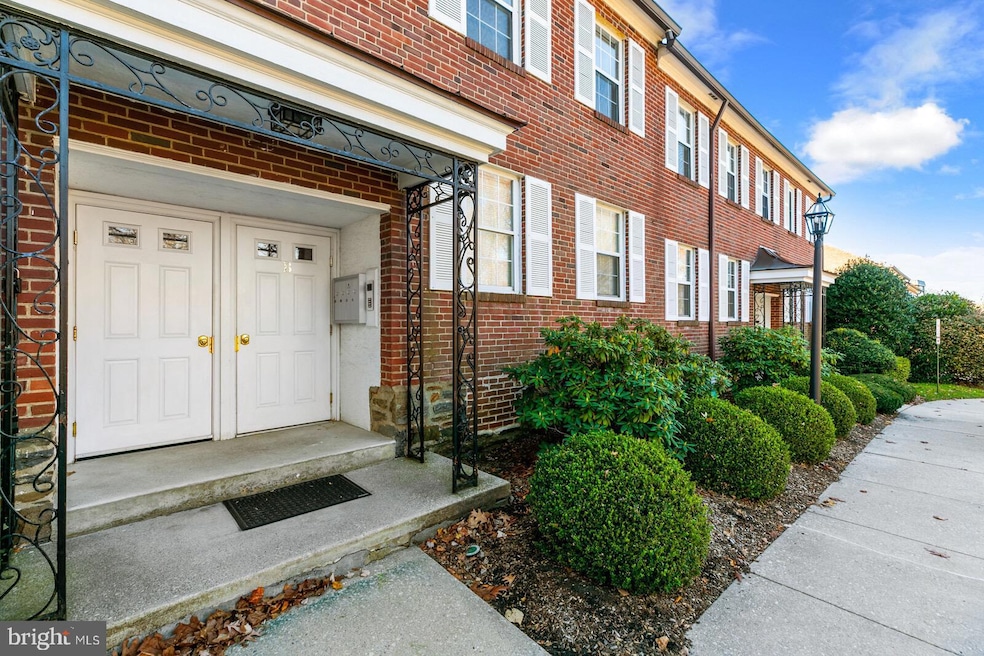922 Montgomery Ave unit B3, Bryn Mawr, PA 19010 - photo 1