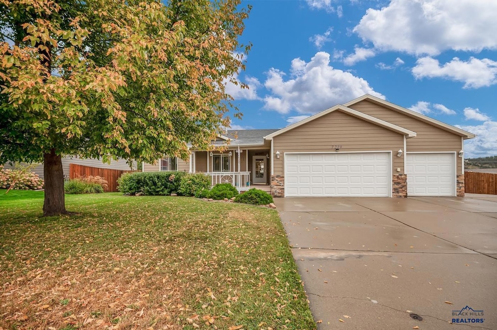 7219 Savannah Ln, Summerset, SD 57718 - photo 1