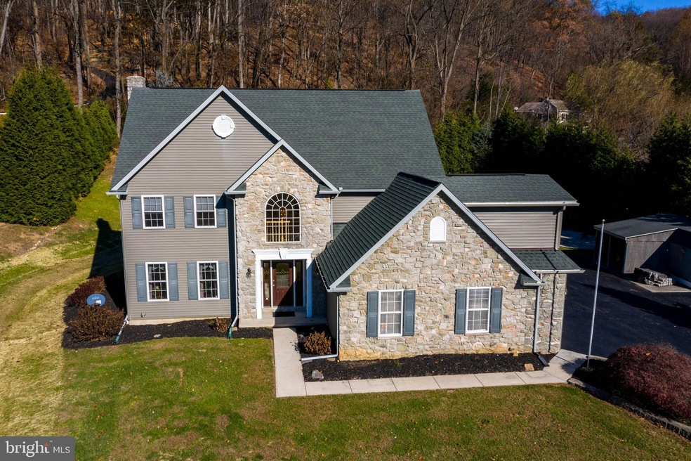 158 Vale Dr, Boyertown, PA 19512 - photo 1